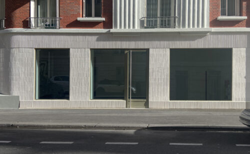 BOUTIQUE V, PARIS 16